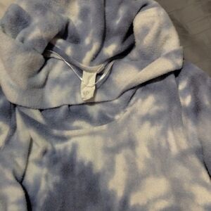 Cozy Blue Tie-Dye Women's Sweater